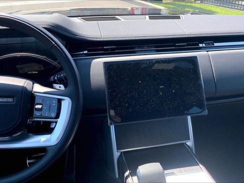 New 2026 Land Rover Range Rover Long Wheelbase SE AWD/4WD image 6