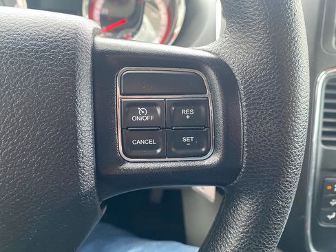 Used 2018 Dodge Grand Caravan SE w/ UConnect Hands-Free Group FWD image 16