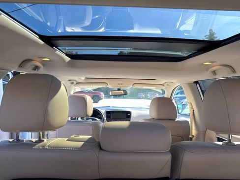 Used 2018 Nissan Pathfinder Platinum w/ Cargo Package AWD/4WD image 23