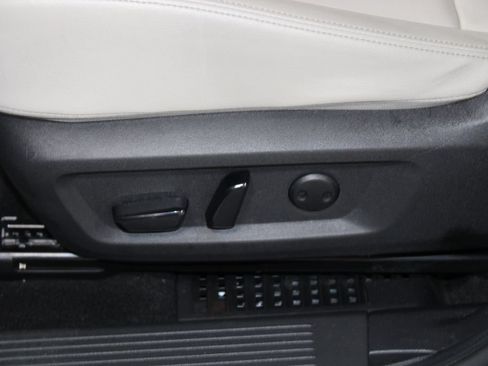 Used 2024 Nissan Rogue SL FWD image 19