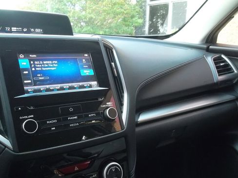 Used 2021 Subaru Forester Premium image 16