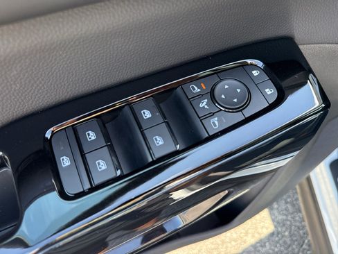 New 2026 Nissan Pathfinder Platinum AWD/4WD image 12