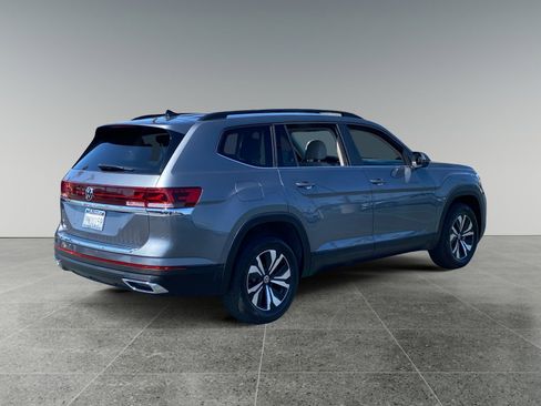 Used 2025 Volkswagen Atlas SE FWD image 5