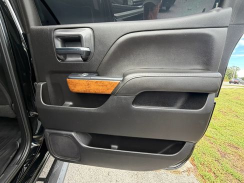 Used 2019 Chevrolet Silverado 2500 High Country w/ Duramax Plus Package AWD/4WD image 26