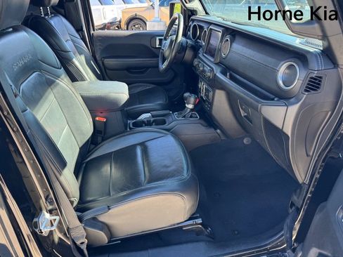 Used 2018 Jeep Wrangler Unlimited Sahara AWD/4WD image 25