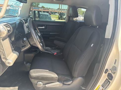 Used 2012 Toyota FJ Cruiser 2WD w/ Convenience Pkg image 23