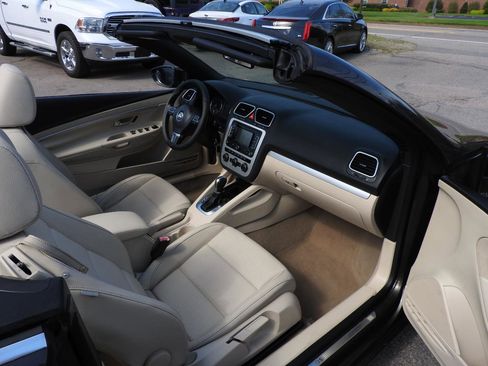 Used 2016 Volkswagen Eos Komfort FWD image 14