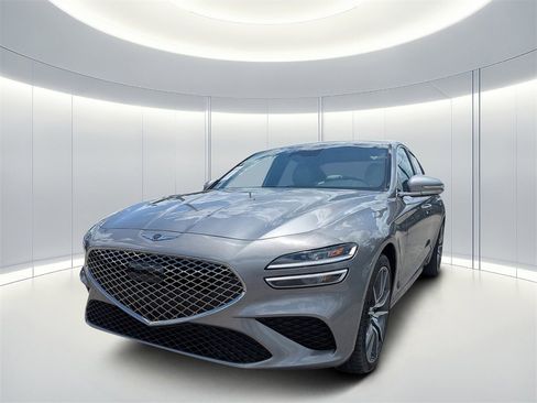 Used 2025 Genesis G70 2.5T image 7