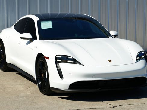 Used 2020 Porsche Taycan 4S w/ Premium Package image 59