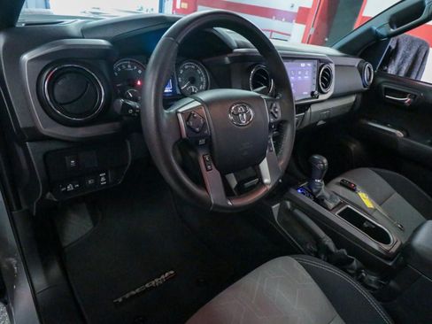 Used 2021 Toyota Tacoma TRD Sport w/ Technology Package RWD image 12
