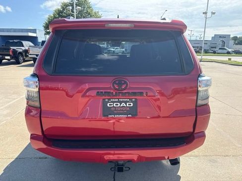 Certified 2022 Toyota 4Runner SR5 Premium w/ Moonroof Package AWD/4WD image 4