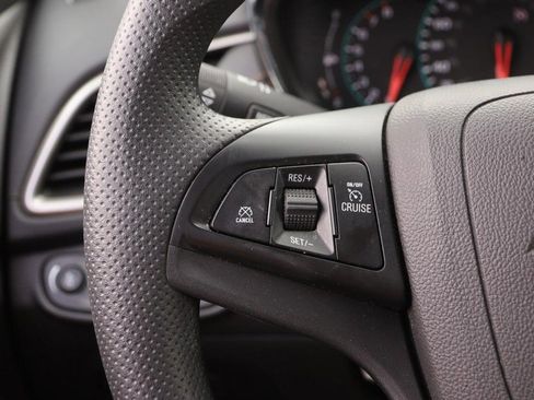 Used 2020 Chevrolet Trax LT image 11