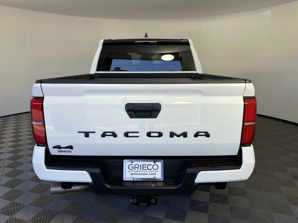 Used 2025 Toyota Tacoma SR5 AWD/4WD image 7