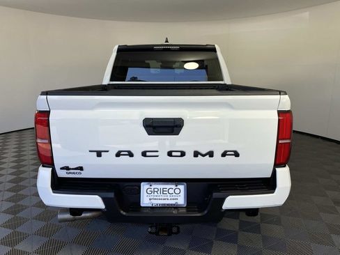 Used 2025 Toyota Tacoma SR5 AWD/4WD image 7