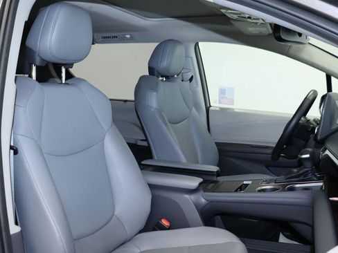 Used 2022 Toyota Sienna XLE AWD/4WD image 20