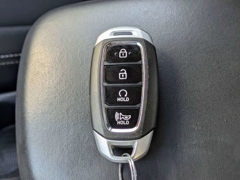 Used 2025 Hyundai Venue SEL FWD image 29