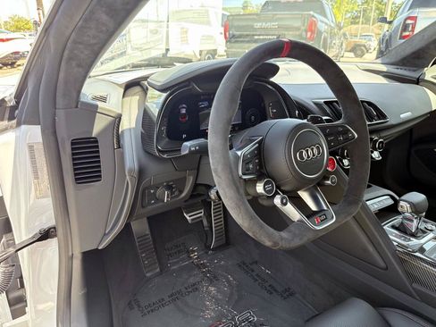 Used 2018 Audi R8 V10 plus AWD/4WD image 16