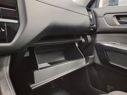 Used 2025 Nissan Pathfinder SV AWD/4WD image 27