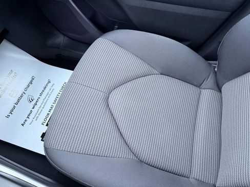 Used 2022 Toyota Highlander L image 28