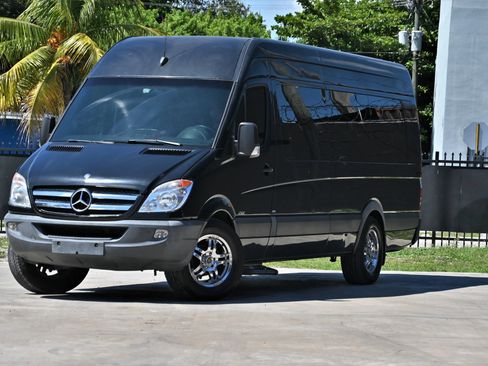 Used 2013 Mercedes-Benz Sprinter 2500 image 13