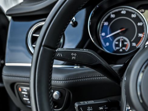 Used 2020 Bentley Bentayga AWD/4WD image 33