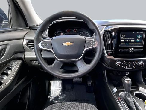 Used 2018 Chevrolet Traverse LS FWD image 6
