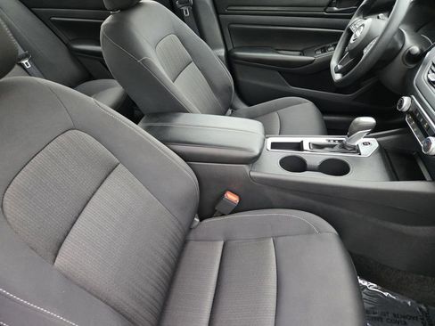Used 2025 Nissan Altima 2.5 S FWD image 19
