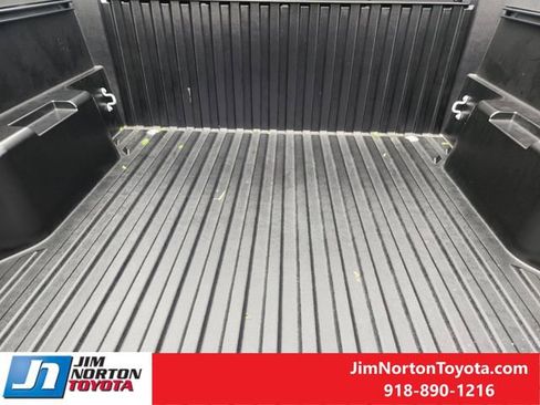 Used 2025 Toyota Tacoma SR AWD/4WD image 31
