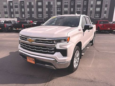 Used 2022 Chevrolet Silverado 1500 LTZ AWD/4WD image 1