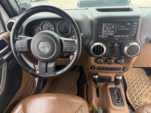 Used 2013 Jeep Wrangler Rubicon w/ PWR Convenience Group AWD/4WD image 16