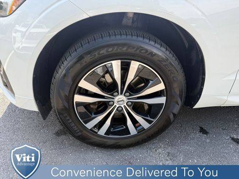 Certified 2024 Volvo XC60 B5 Core image 12