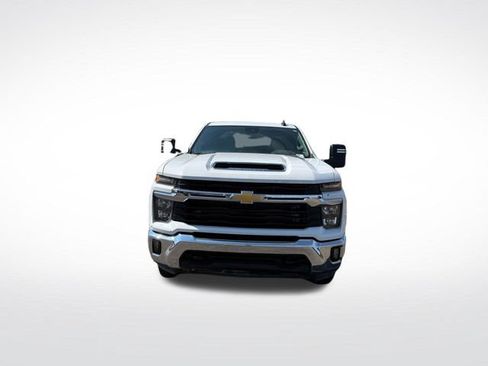 Used 2025 Chevrolet Silverado 2500 LT w/ Convenience Package AWD/4WD image 2