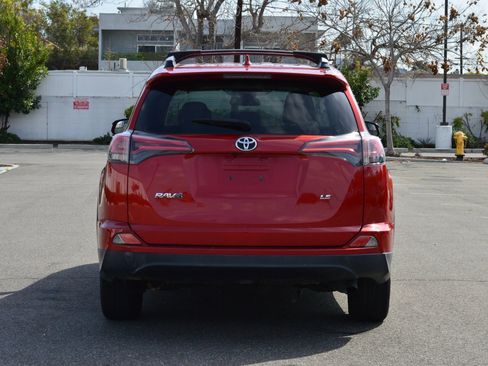 Used 2017 Toyota RAV4 LE w/ Carpet Mat Package image 5