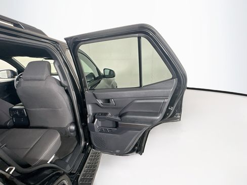 Used 2025 Toyota 4Runner SR5 AWD/4WD image 28