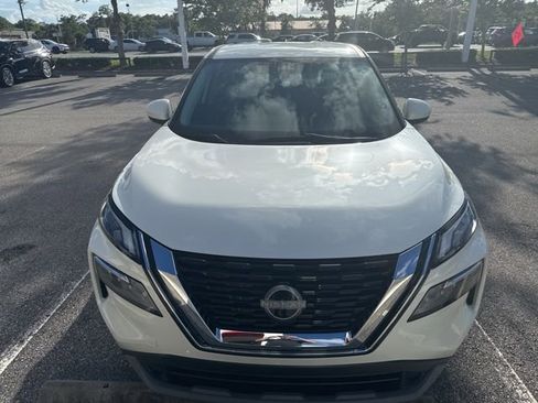 Used 2023 Nissan Rogue SV FWD image 2