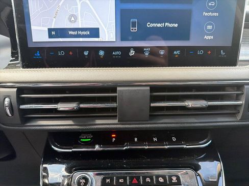 Used 2023 Lincoln Corsair AWD w/ Equipment Group 101A image 24