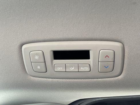 Used 2022 Kia Carnival EX FWD image 20