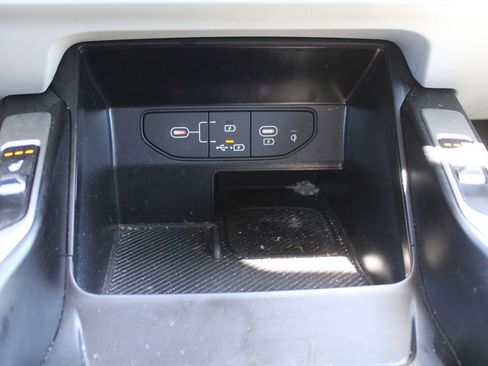 Certified 2024 Kia Sorento EX w/ Panoramic Sunroof Package FWD image 39