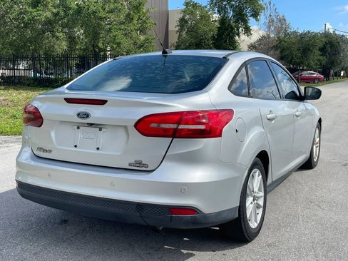 Used 2015 Ford Focus SE w/ Reverse Sensing Package image 6