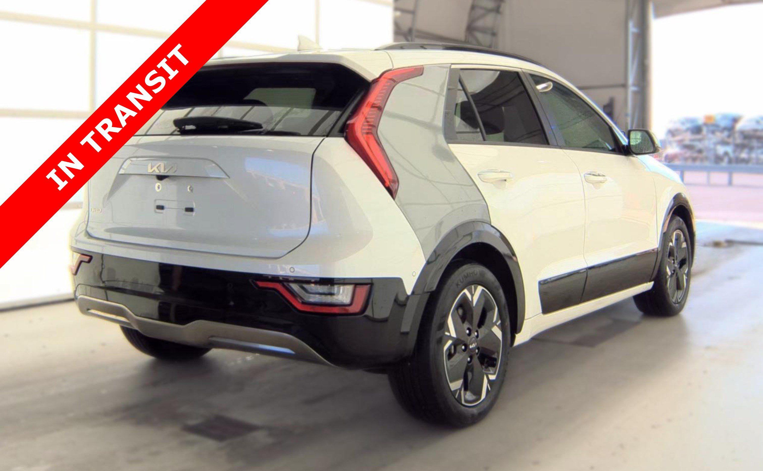 Used 2023 Kia Niro Wave w/ Wave Preserve Package FWD image 5