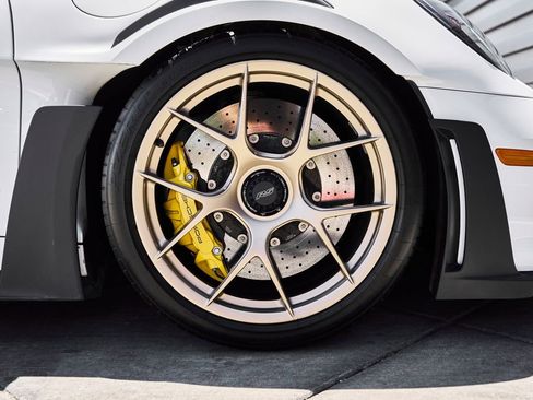 Used 2025 Porsche 911 GT3 RS w/ Weissach Package RWD image 27