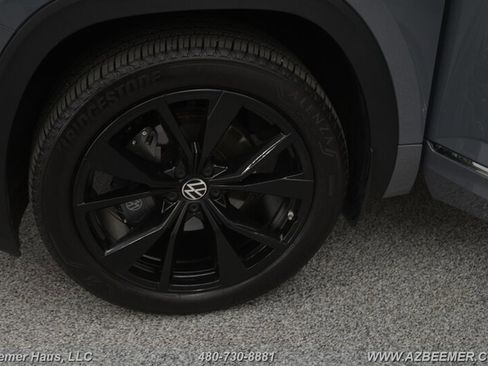 Used 2024 Volkswagen Atlas Cross Sport SEL Premium R-Line image 45