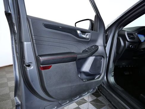 Certified 2025 Ford Escape ST-Line AWD/4WD image 15