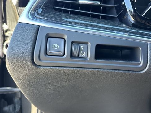 Used 2021 Cadillac XT5 Premium Luxury image 18