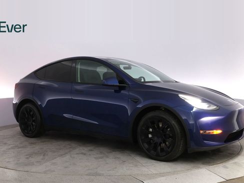 Used 2021 Tesla Model Y Long Range image 14