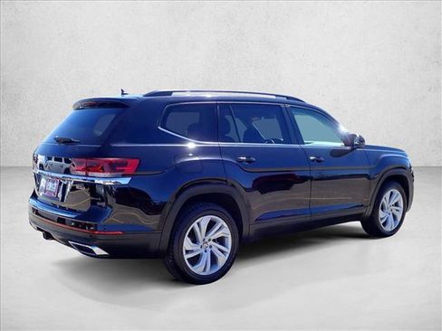 Used 2022 Volkswagen Atlas SE image 4
