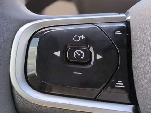 New 2025 Volvo XC90 B6 Ultra w/ Lounge Package image 23