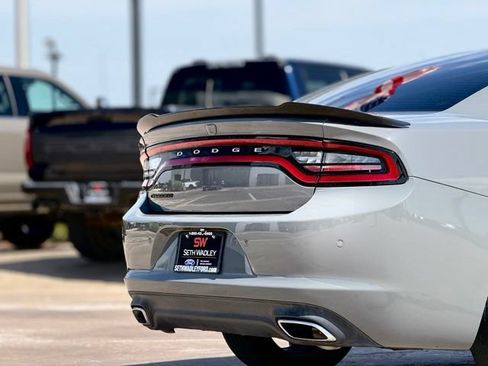 Used 2018 Dodge Charger SXT w/ Blacktop Package RWD image 11