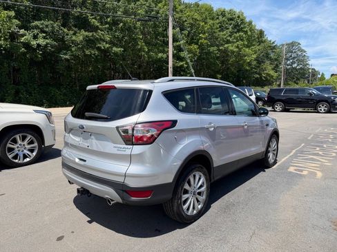 Used 2017 Ford Escape Titanium FWD image 5
