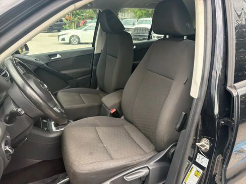 Used 2017 Volkswagen Tiguan S AWD/4WD image 11